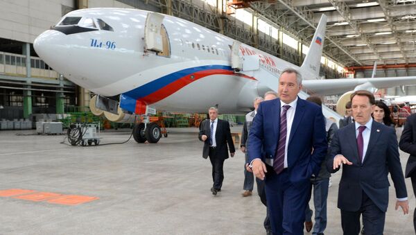 аместитель председателя правительства РФ Дмитрий Рогозин (слева) и губернатор Воронежской области Андрей Гордеев во время посещения авиастроительного предприятия Воронежское акционерное самолетостроительное общество аместитель председателя правительства РФ Дмитрий Рогозин (слева) и губернатор Воронежской области Андрей Гордеев во время посещения авиастроительного предприятия Воронежское акционерное самолетостроительное общество