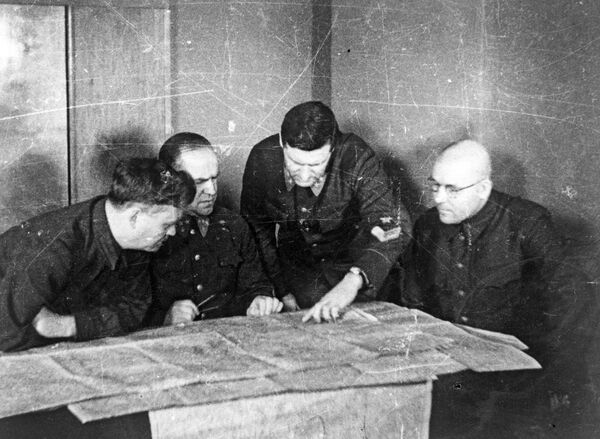 В штабе Западного фронта, оборона Москвы, 1941 год В штабе Западного фронта, оборона Москвы, 1941 год