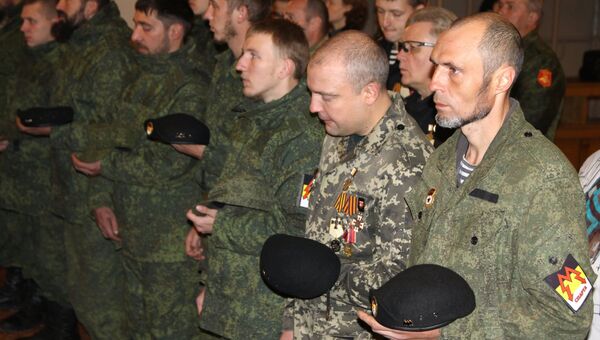 На церемонии прощания с командиром ополчения ДНР Арсеном Павловым (Моторола) в Донецке На церемонии прощания с командиром ополчения ДНР Арсеном Павловым (Моторола) в Донецке