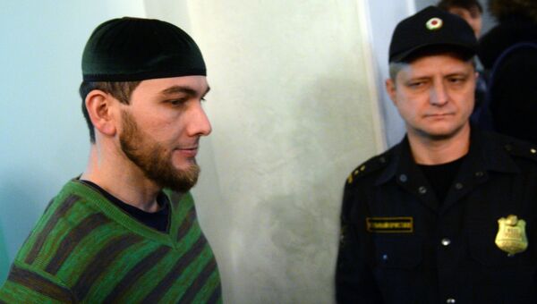 Шадид Губашев перед началом заседания по делу об убийстве Бориса Немцова в Московском окружном военном суд. Архивное фотое Шадид Губашев перед началом заседания по делу об убийстве Бориса Немцова в Московском окружном военном суд. Архивное фотое