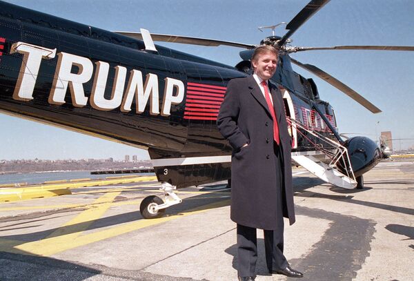 Дональд Трамп у вертолета. 1988 год Дональд Трамп у вертолета. 1988 год