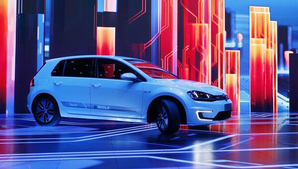 Электрокар Volkswagen e-Golf Touch. Архивное фото Электрокар Volkswagen e-Golf Touch. Архивное фото