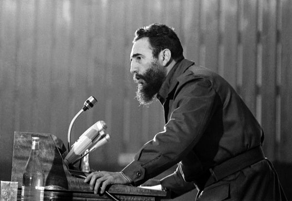 Фидель Кастро выступает на конференции а Алжире. 7 сентября 1973 Фидель Кастро выступает на конференции а Алжире. 7 сентября 1973
