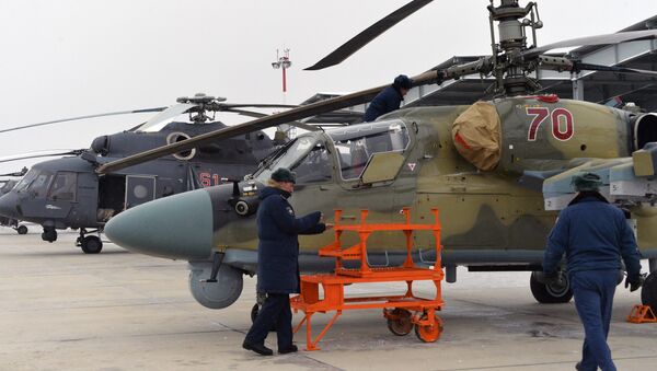 Новый ударный вертолет Ка-52 Аллигатор после торжественной передачи личному составу вертолетного полка ЮВО в Краснодарском крае в рамках планового переоснащения Новый ударный вертолет Ка-52 Аллигатор после торжественной передачи личному составу вертолетного полка ЮВО в Краснодарском крае в рамках планового переоснащения