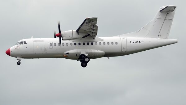 Самолет ATR 42. Архивное фото Самолет ATR 42. Архивное фото