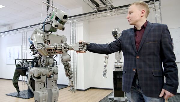 Испытание антропоморфного робота Федор проекта Спасатель в лаборатории на базе НПО Андроидная техника в Магнитогорске Испытание антропоморфного робота Федор проекта Спасатель в лаборатории на базе НПО Андроидная техника в Магнитогорске