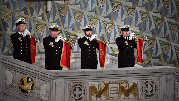 Музыканты выступают на церемонии вручения Нобелевской премии мира в Осло Музыканты выступают на церемонии вручения Нобелевской премии мира в Осло