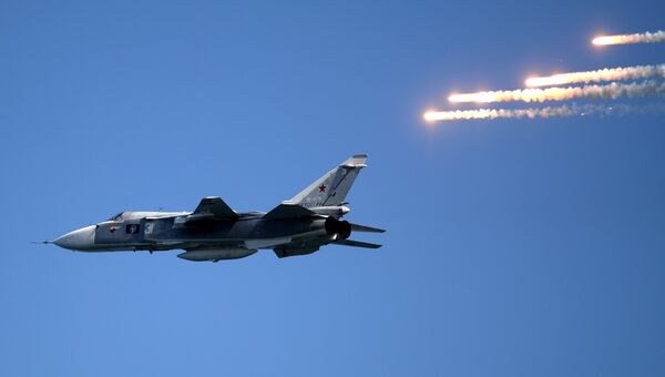 Су-24 во время празднования Дня Военно-морского флота России в Севастополе. Архивное фото Су-24 во время празднования Дня Военно-морского флота России в Севастополе. Архивное фото