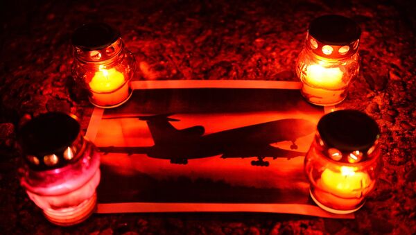 Акция памяти по погибшим в авиакатастрофе самолета Минобороны РФ Ту-154 в Сочи Акция памяти по погибшим в авиакатастрофе самолета Минобороны РФ Ту-154 в Сочи