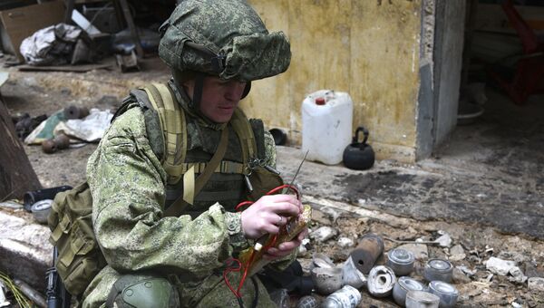 Работа инженеров Международного противоминного центра Вооруженных Сил России в освобожденном Алеппо Работа инженеров Международного противоминного центра Вооруженных Сил России в освобожденном Алеппо