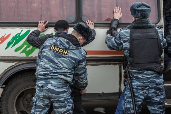 Полиция проводит проверку миграционного законодательства в ТЦ Москва в Люблино Полиция проводит проверку миграционного законодательства в ТЦ Москва в Люблино