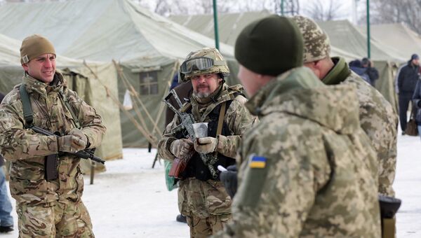 Солдаты ВСУ в Авдеевке, Украина. 2 февраля 2017 Солдаты ВСУ в Авдеевке, Украина. 2 февраля 2017