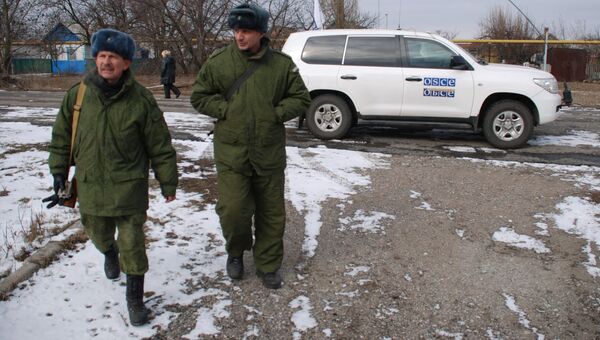 Бойцы народной милиции ДНР в селе Коминтерново Донецкой области Бойцы народной милиции ДНР в селе Коминтерново Донецкой области