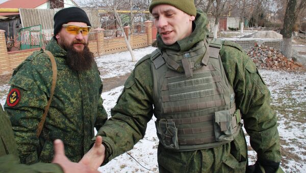 Бойцы народной милиции ДНР в селе Коминтерново Донецкой области Бойцы народной милиции ДНР в селе Коминтерново Донецкой области