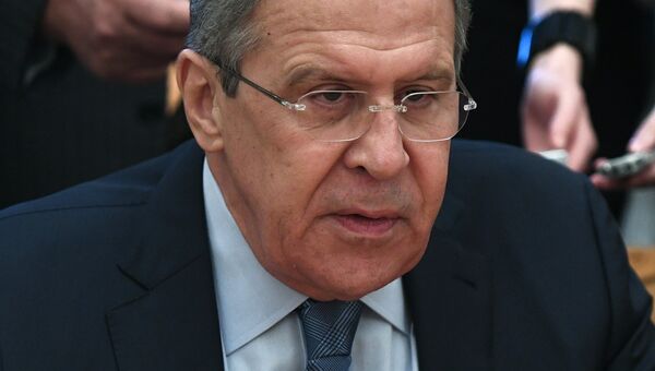 Министр иностранных дел России Сергей Лавров во время встречи со спецпосланником ООН по Сирии Стаффаном де Мистурой Министр иностранных дел России Сергей Лавров во время встречи со спецпосланником ООН по Сирии Стаффаном де Мистурой