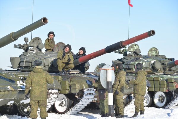 Второй этап соревнований Танковый биатлон между экипажами танков Т-72Б3 на полигоне Погоново Воронежской области Второй этап соревнований Танковый биатлон между экипажами танков Т-72Б3 на полигоне Погоново Воронежской области