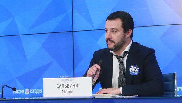 Лидер итальянской партии Лига Севера Маттео Сальвини. Архивное фото Лидер итальянской партии Лига Севера Маттео Сальвини. Архивное фото