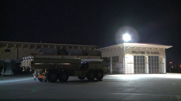 Военные доставили американскую систему ПРО THAAD на базу в Южной Корее Военные доставили американскую систему ПРО THAAD на базу в Южной Корее