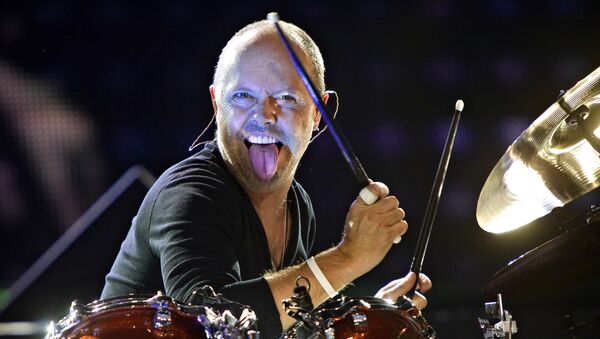 Барабанщик группы Metallica Ларс Ульрих выступает в бывшей государственной тюрьме в городе Хорсенс, Дания Барабанщик группы Metallica Ларс Ульрих выступает в бывшей государственной тюрьме в городе Хорсенс, Дания