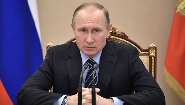 Президент РФ Владимир Путин проводит очередное совещание с членами правительства РФ. 14 марта 2017. Архивное фото Президент РФ Владимир Путин проводит очередное совещание с членами правительства РФ. 14 марта 2017. Архивное фото