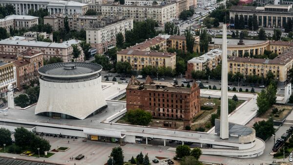 Музей-панорама Сталинградская битва и здание паровой мельницы, разрушенной в ходе Сталинградской битвы в Волгограде Музей-панорама Сталинградская битва и здание паровой мельницы, разрушенной в ходе Сталинградской битвы в Волгограде