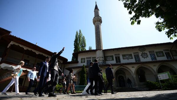 Минарет Большой Ханской мечети на территории Бахчисарайского историко-культурного заповедника Крыма Хансарай Минарет Большой Ханской мечети на территории Бахчисарайского историко-культурного заповедника Крыма Хансарай