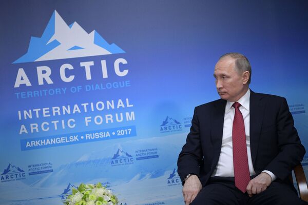 Президент РФ Владимир Путин во время встречи в Архангельске с президентом Финляндии Саули Ниинистё. 30 марта 2017 Президент РФ Владимир Путин во время встречи в Архангельске с президентом Финляндии Саули Ниинистё. 30 марта 2017