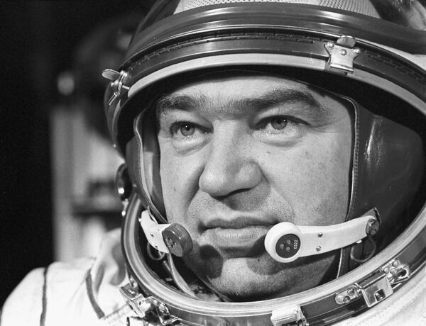 Бортинженер космического корабля Союз-17 Георгий Михайлович Гречко Бортинженер космического корабля Союз-17 Георгий Михайлович Гречко