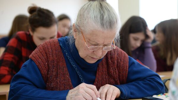 Участники ежегодной акции по проверке грамотности Тотальный диктант — 2017 в аудитории Омского государственного университета им. Достоевского Участники ежегодной акции по проверке грамотности Тотальный диктант — 2017 в аудитории Омского государственного университета им. Достоевского