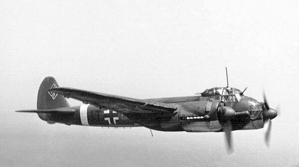 Немецкий самолет Юнкерс 88. 1942 год Немецкий самолет Юнкерс 88. 1942 год