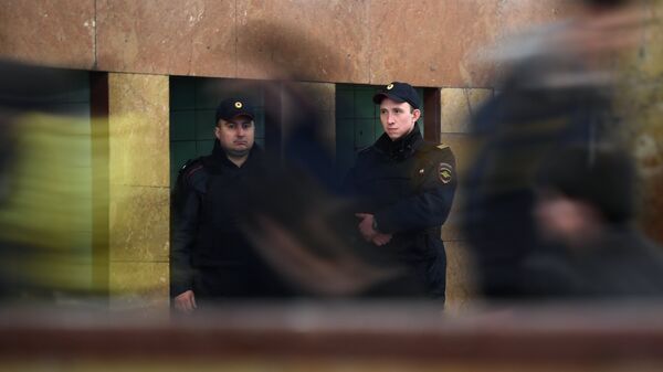 Сотрудники полиции Сотрудники полиции