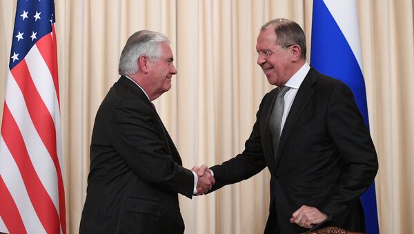 Министр иностранных дел РФ Сергей Лавров и Государственный секретарь США Рекс Тиллерсон во время совместной пресс-конференции по итогам переговоров в Москве. 12 апреля 2017 Министр иностранных дел РФ Сергей Лавров и Государственный секретарь США Рекс Тиллерсон во время совместной пресс-конференции по итогам переговоров в Москве. 12 апреля 2017