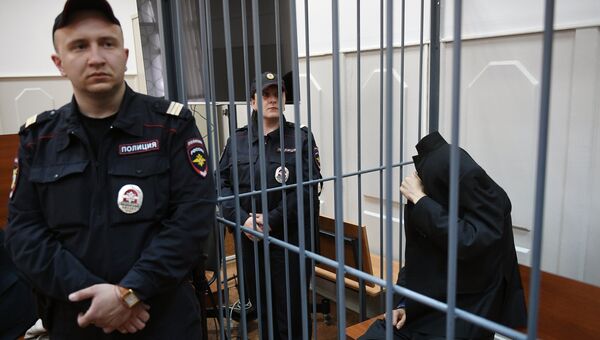Предполагаемый организатор теракта в метро Петербурга Аброр Азимов в Басманном суде Москвы. 18 апреля 2017 Предполагаемый организатор теракта в метро Петербурга Аброр Азимов в Басманном суде Москвы. 18 апреля 2017