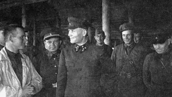 Командующий Калининским фронтом генерал-полковник Иван Конев. 1941 год Командующий Калининским фронтом генерал-полковник Иван Конев. 1941 год
