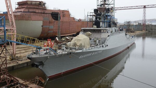 Малый ракетный корабль Вышний Волочек на Зеленодольском заводе им. Горького в республике Татарстан Малый ракетный корабль Вышний Волочек на Зеленодольском заводе им. Горького в республике Татарстан