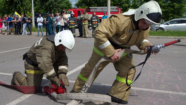 Участники соревнований по пожарно-прикладному спорту. Архивное фото Участники соревнований по пожарно-прикладному спорту. Архивное фото