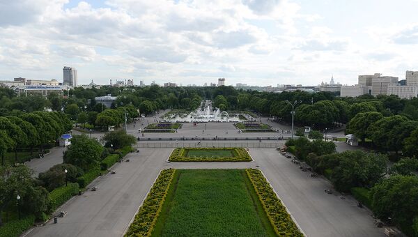 Парк культуры имени Горького в Москве. Архивное фото Парк культуры имени Горького в Москве. Архивное фото