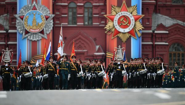 Военный оркестр Российской Федерации во время военного парада на Красной площади, посвящённого 72-й годовщине Победы в Великой Отечественной войне 1941-1945 годов Военный оркестр Российской Федерации во время военного парада на Красной площади, посвящённого 72-й годовщине Победы в Великой Отечественной войне 1941-1945 годов