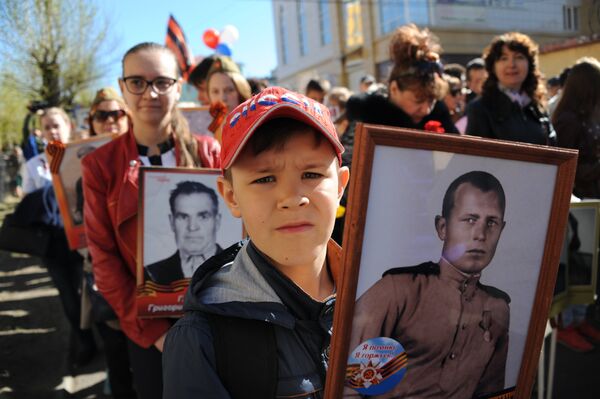 Участники марша Бессмертный полк в Чите Участники марша Бессмертный полк в Чите