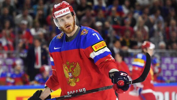 Игрок сборной России Иван Телегин в матче группового этапа чемпионата мира по хоккею 2017 между сборными командами России и США Игрок сборной России Иван Телегин в матче группового этапа чемпионата мира по хоккею 2017 между сборными командами России и США