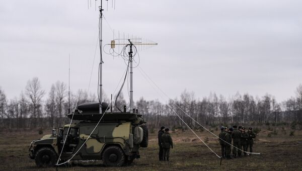 Комплекс радиоподавления Леер-2 на базе автомобиля Тигр во время демонстрации на полигоне Бабино в Тульской области Комплекс радиоподавления Леер-2 на базе автомобиля Тигр во время демонстрации на полигоне Бабино в Тульской области