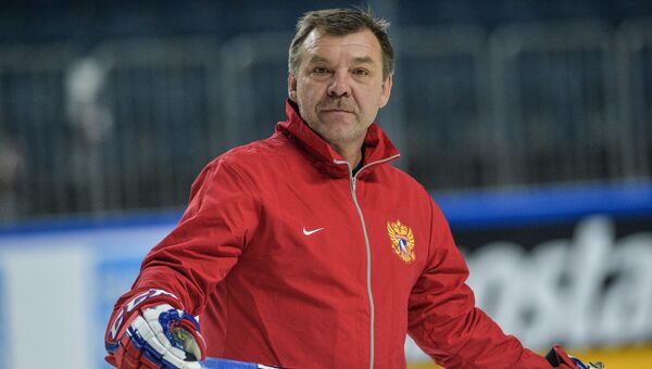 Главный тренер сборной России Олег Знарок во время чемпионата мира по хоккею в Германии Главный тренер сборной России Олег Знарок во время чемпионата мира по хоккею в Германии
