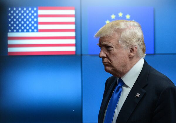 Президент США Дональд Трамп перед началом встречи в Брюсселе с лидерами Европейского совета Президент США Дональд Трамп перед началом встречи в Брюсселе с лидерами Европейского совета