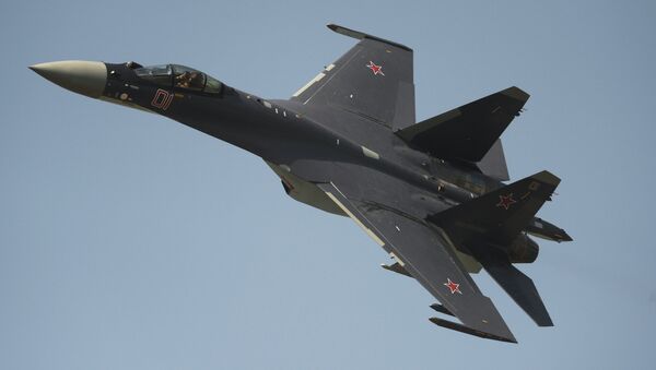 Истребитель СУ-35. Архивное фото Истребитель СУ-35. Архивное фото
