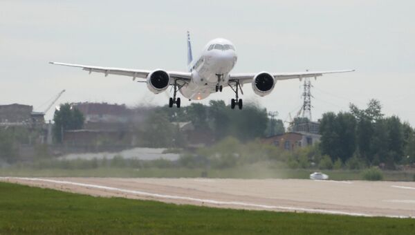 Первый полет нового российского пассажирского самолета МС-21 Первый полет нового российского пассажирского самолета МС-21