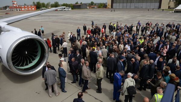 Новый российский пассажирский самолет МС-21 успешно совершил свой первый полет Новый российский пассажирский самолет МС-21 успешно совершил свой первый полет