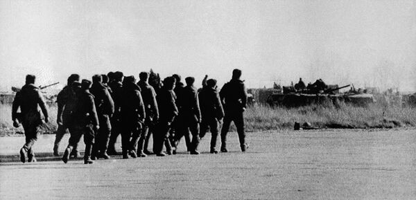 Советские войска в аэропорту Кабула. 30 декабря 1979 года Советские войска в аэропорту Кабула. 30 декабря 1979 года