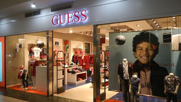 Магазин Guess. Архивное фото Магазин Guess. Архивное фото