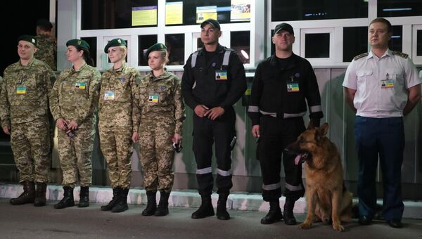 Сотрудники пограничной службы Украины. Архивное фото Сотрудники пограничной службы Украины. Архивное фото
