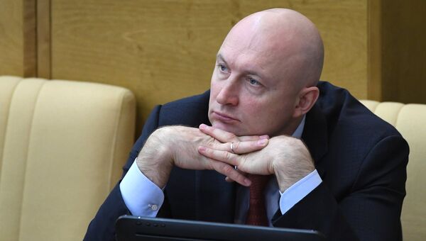 Михаил Старшинов на пленарном заседании Государственной Думы РФ Михаил Старшинов на пленарном заседании Государственной Думы РФ
